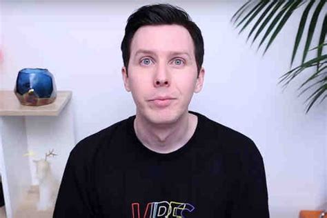 YouTuber Phil Lester Tells Fans He's Gay Shortly After .